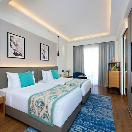 Iris Sarovar Portico 구르가온 외부 사진