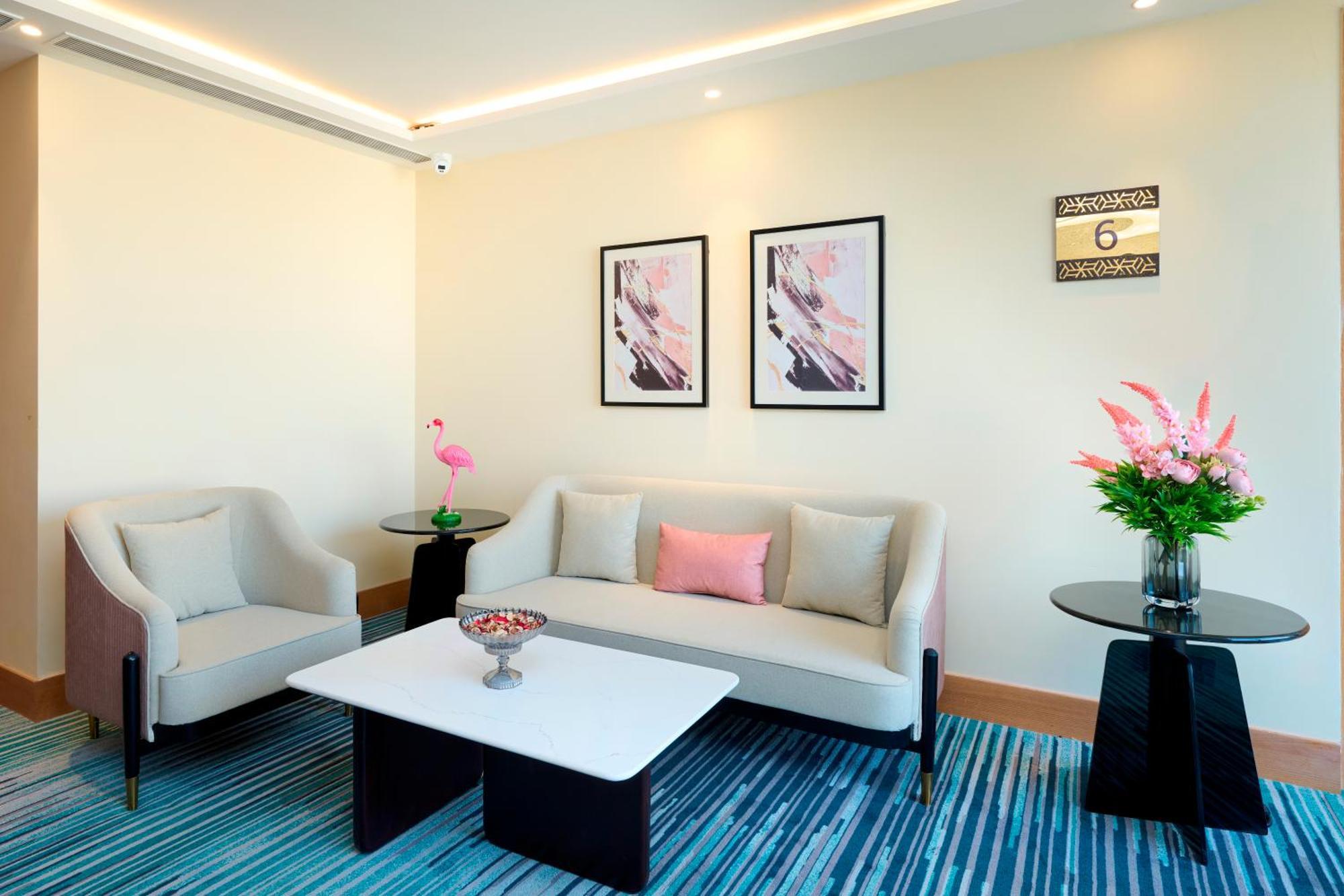 Iris Sarovar Portico 구르가온 외부 사진