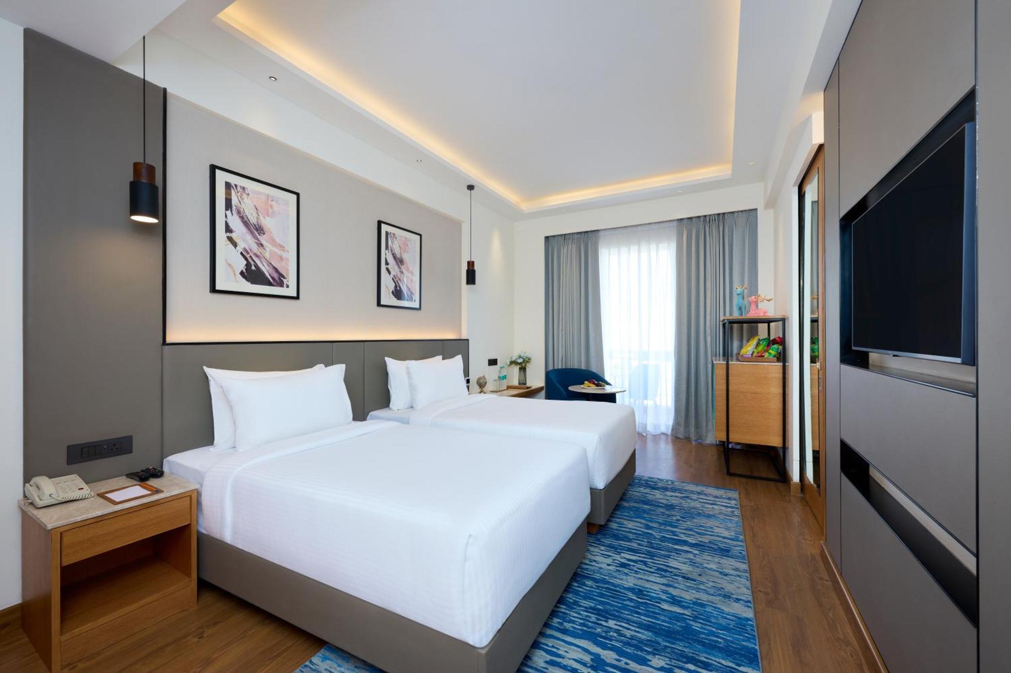 Iris Sarovar Portico 구르가온 외부 사진