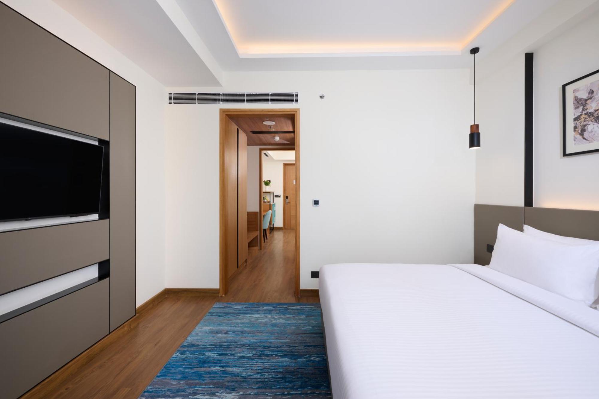 Iris Sarovar Portico 구르가온 외부 사진