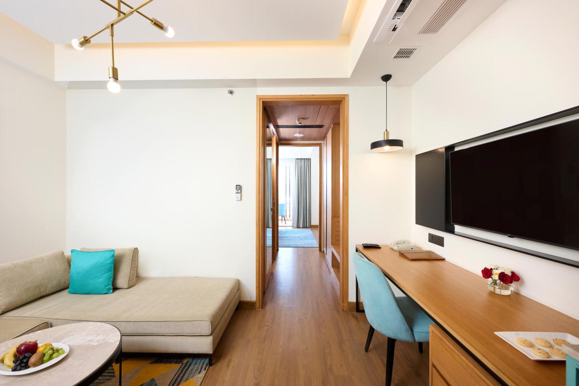 Iris Sarovar Portico 구르가온 외부 사진