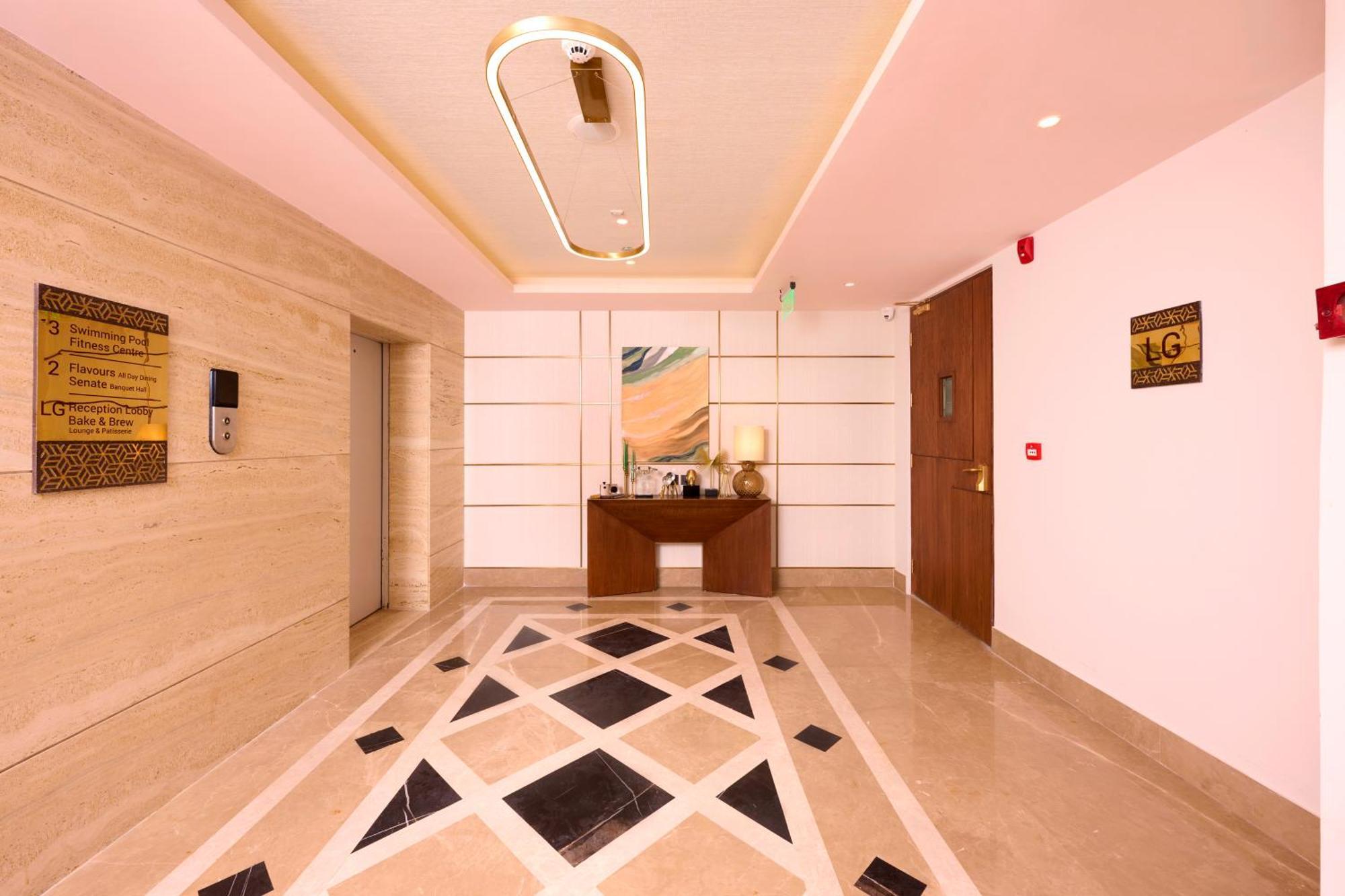 Iris Sarovar Portico 구르가온 외부 사진