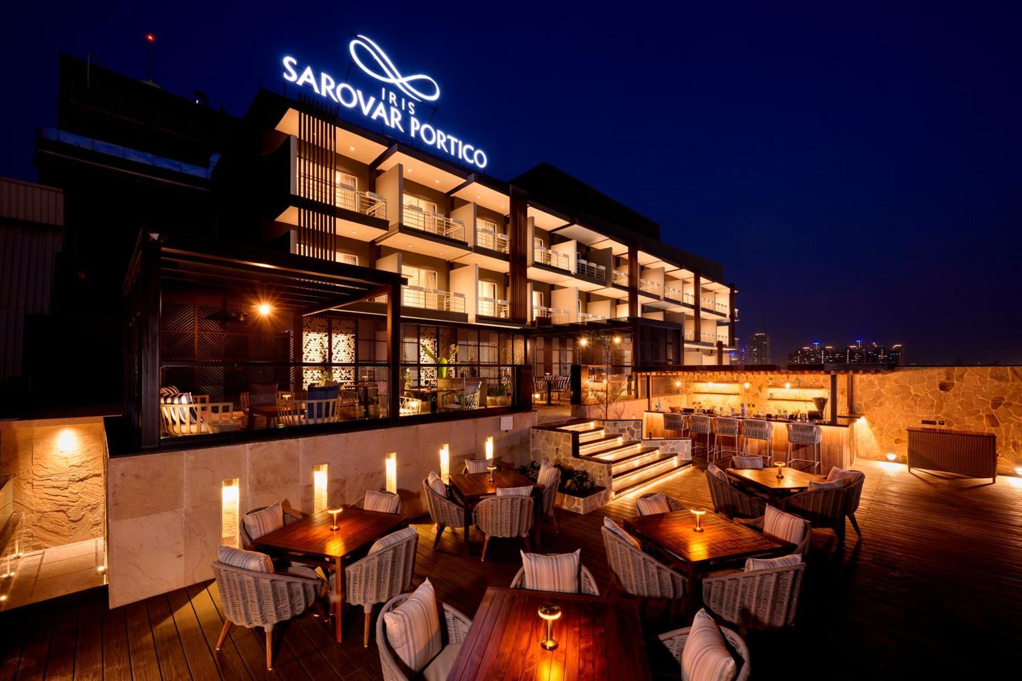 Iris Sarovar Portico 구르가온 외부 사진