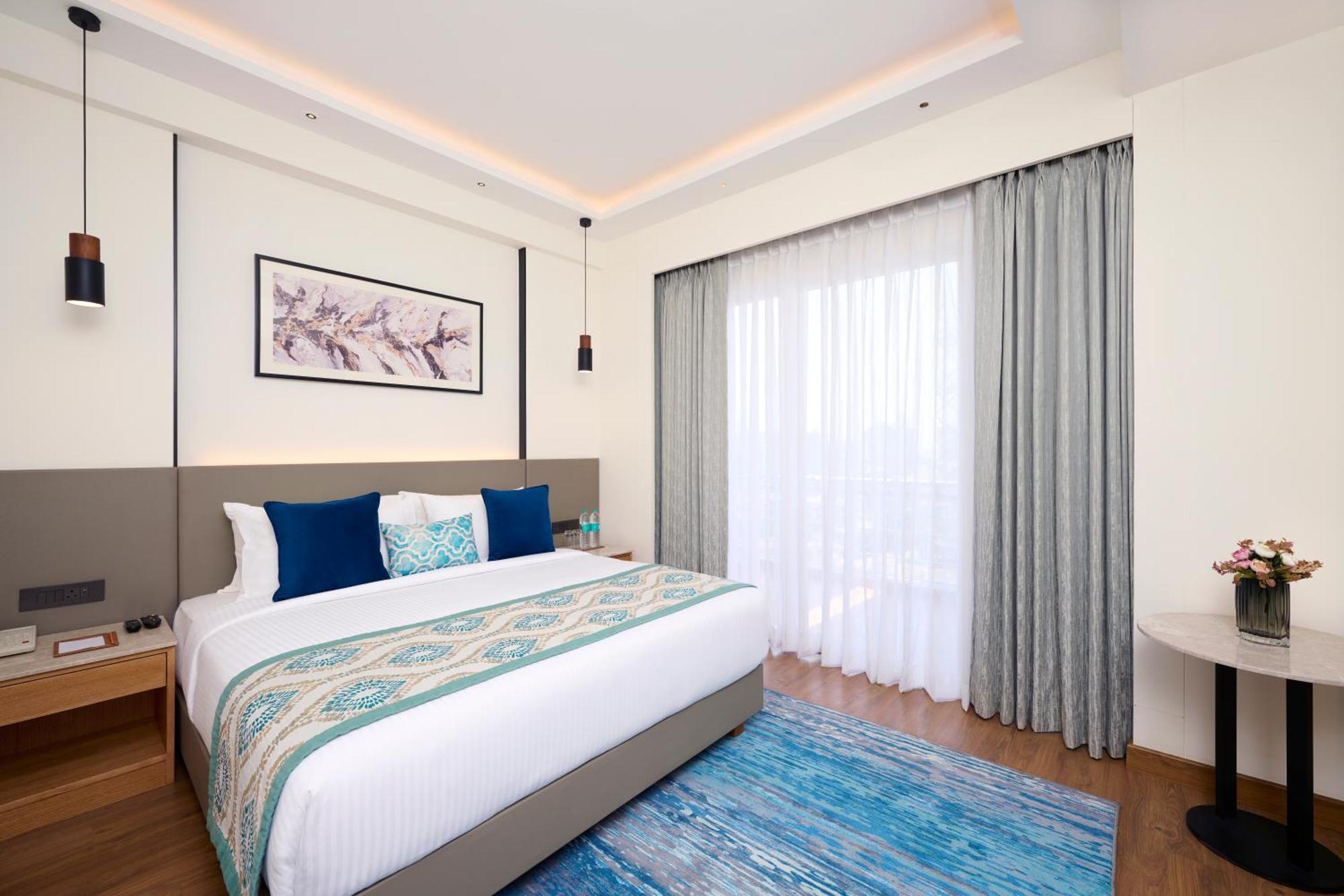Iris Sarovar Portico 구르가온 외부 사진