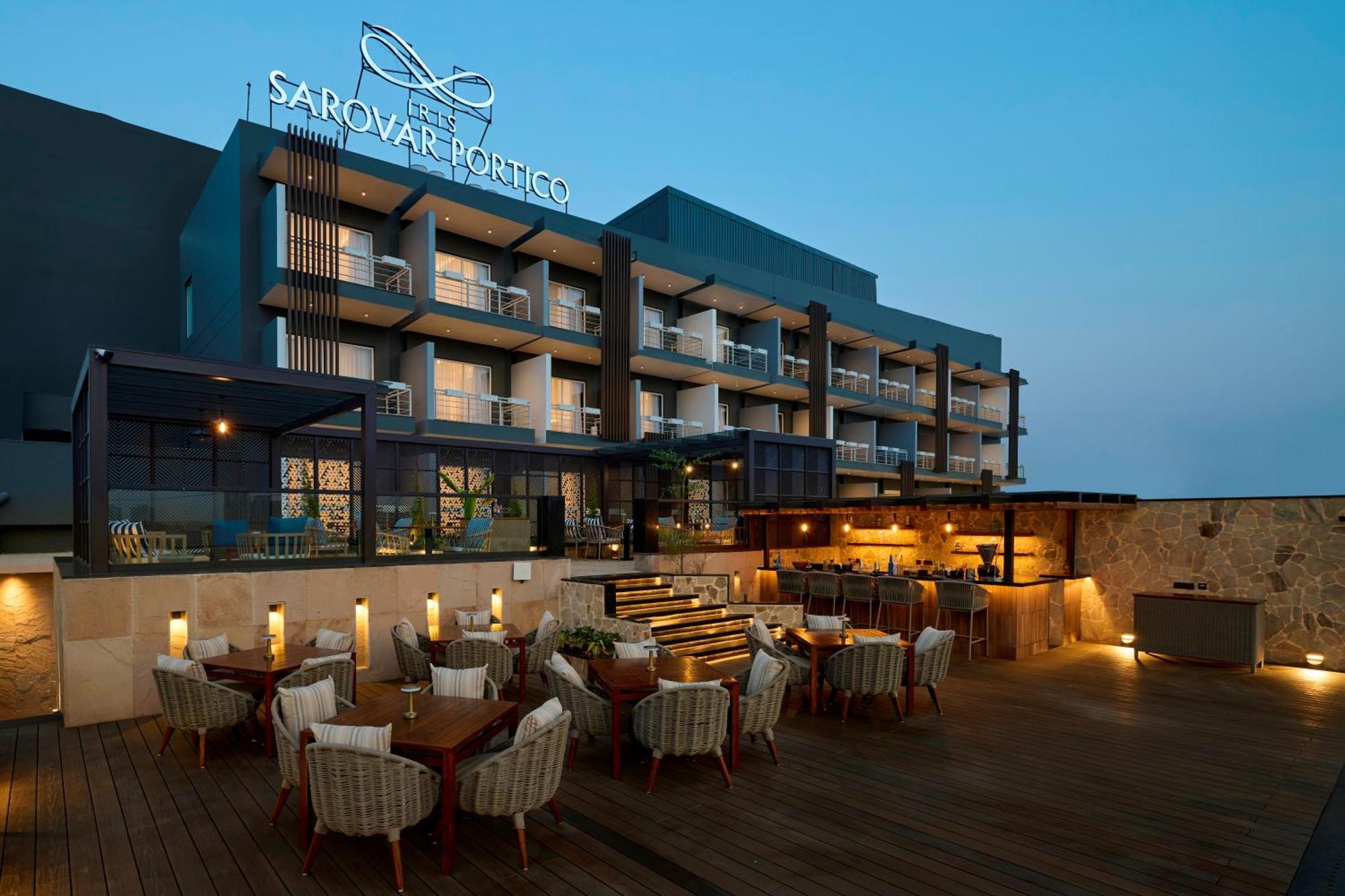 Iris Sarovar Portico 구르가온 외부 사진