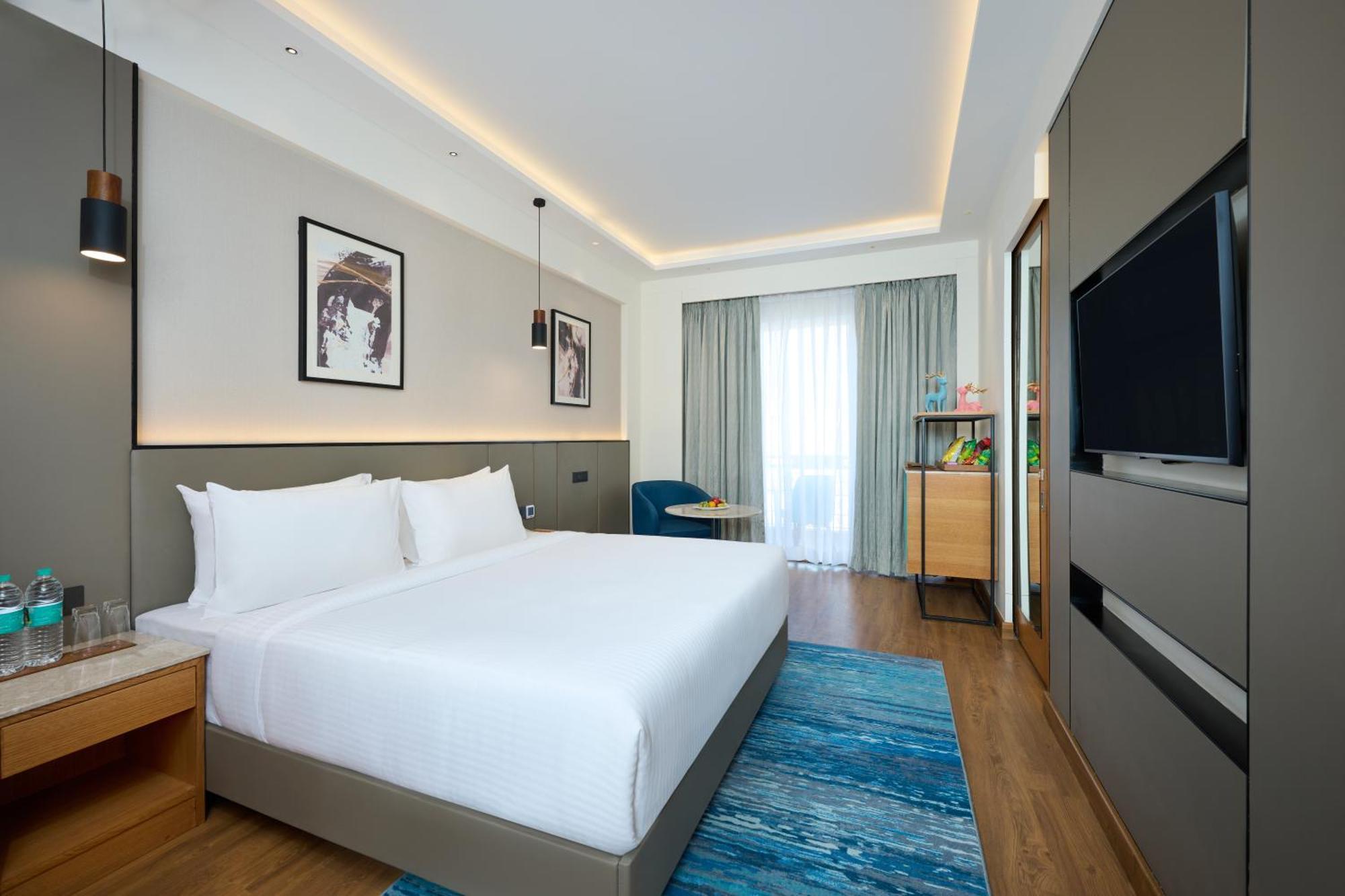 Iris Sarovar Portico 구르가온 외부 사진